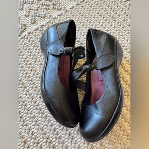 Dansko Black Leather Deidra Mary Jane Flats Size EU 40 Classic Business Casual